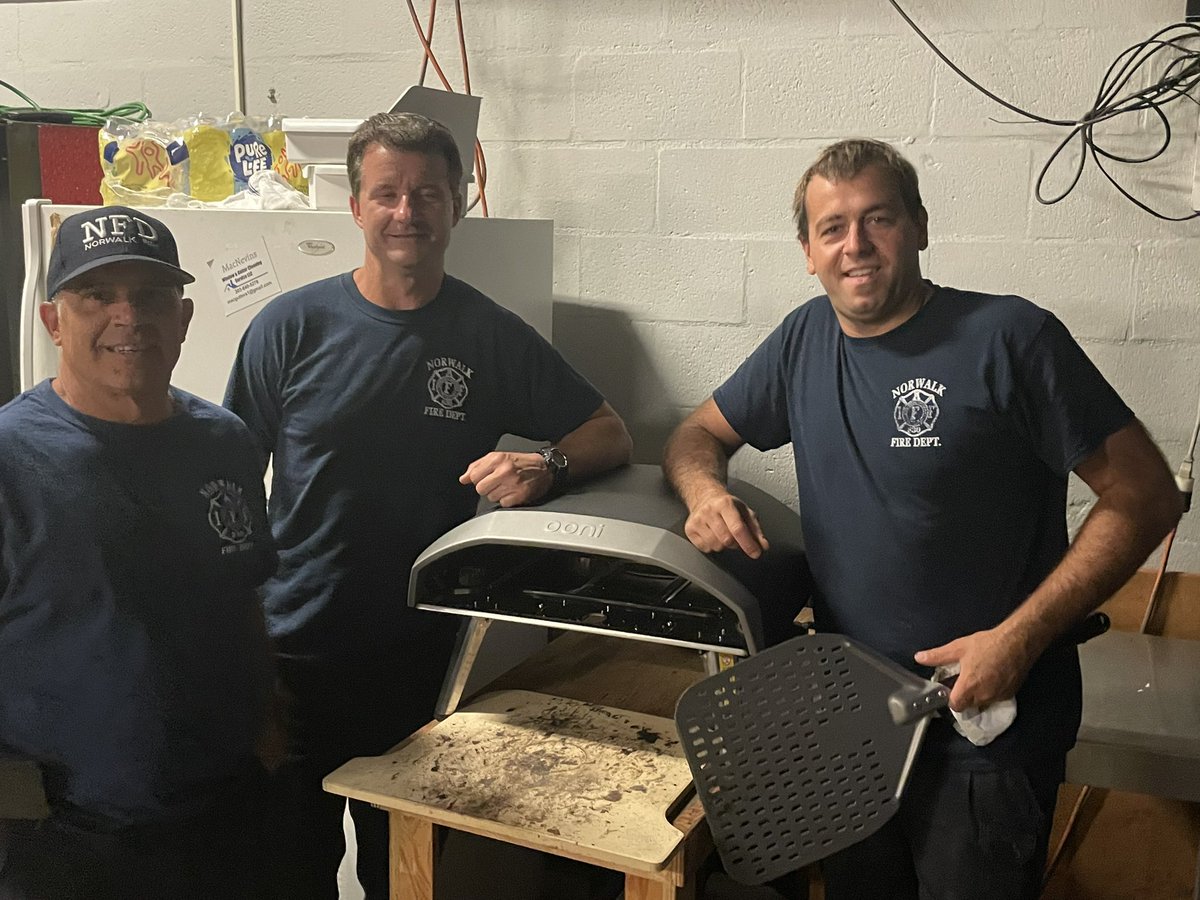 pbrown76's tweet photo. @OoniHQ Pizza night at the fire house. #makepizza #oonipizzaoven https://t.co/vKAWfSER76