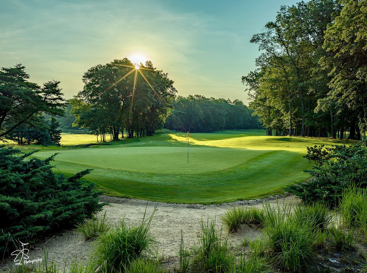 Evan_Schiller's tweet photo. The Dunes Club in New Buffalo, Michigan.  Mike Keiser’s first golf course and inspiration for Bandon Dunes.  🔥🔥🔥  #golfcoursephotos @PureMichigan https://t.co/IWjDvE8aQU
