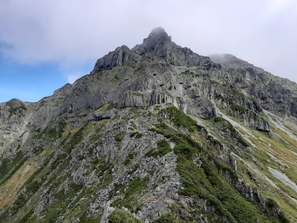 SnufkinJapanes1's tweet photo. The last mountain is Mt. Hotakadake.
Daikiretto between Mt. Yarigatake and Mt. Hotakadake.
It's one of the most difficult hiking course in Japan.
#Vanllife and wandering the best 100 #mountains in #Japan 95th day. 
99/100 mountains. https://t.co/kHecptiyzo