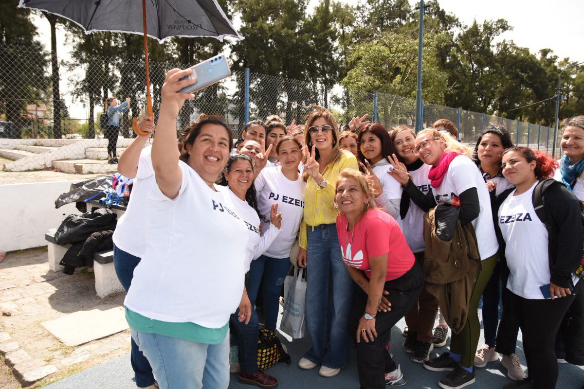 GranadosDulceOk's tweet photo. Bajo la convicción de construir la Patria justa, libre y soberana que Perón y Evita nos legaron. 

💪¡Vamos compañeras, a seguir luchando, que no hay futuro igualitario son justicia social!

Las abrazo con este corazón militante, que hoy arde más que nunca gracias ustedes https://t.co/weGBVEMZ4k