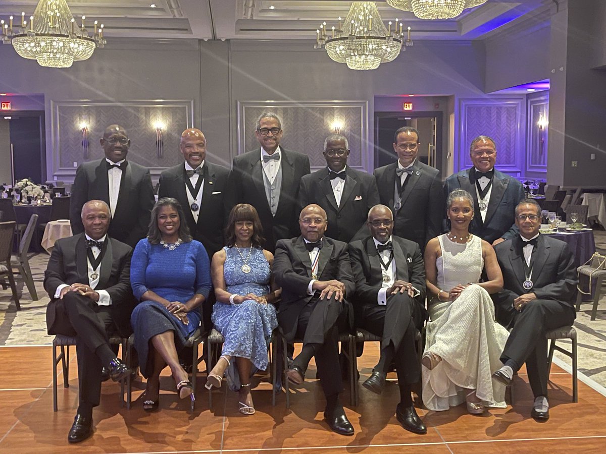 So honored to join my fellow past Presidents of ⁦@SocietyofBAS⁩ at the #SBASJeffSurg2022
