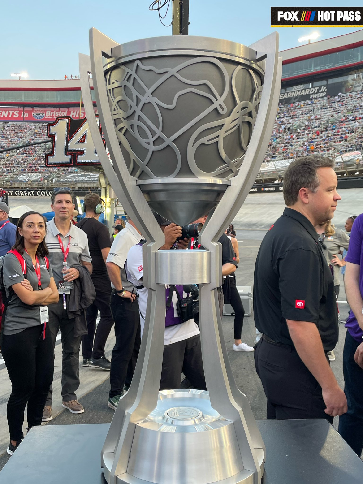 FOX NASCAR on Twitter "Time to go to work. Who gets it done tonight