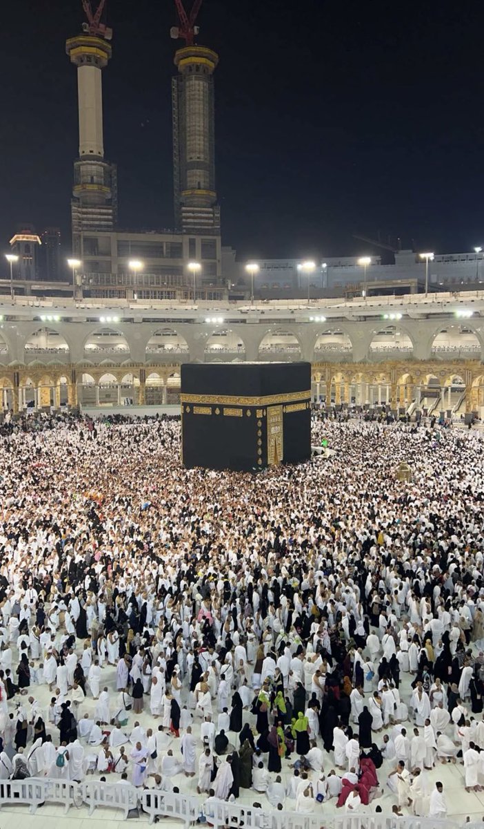 اَلسَّلاَمُ عَلَيكُم وَرَحْمَةُ اللّٰهِ وَبَرَكاتُه
اور تم نے جو کچھ مانگا، اُس نے اُس میں سے (جو تمہارے لئے مناسب تھا) تمہیں دیا۔ اور اگر تم اللہ کی نعمتوں کو شمار کرنے لگو تو شمار (بھی) نہیں کرسکتے۔ حقیقت یہ ہے کہ انسان بہت بے انصاف، بڑا ناشکرا ہے۔
سورۃ ابراھیم آیت نمبر 34