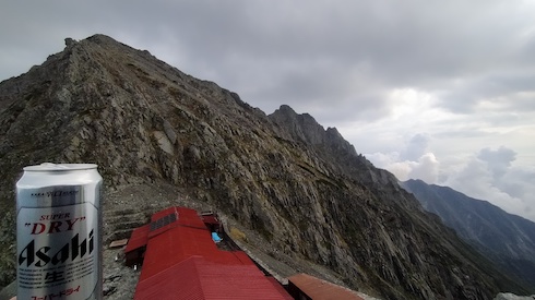 SnufkinJapanes1's tweet photo. The last mountain is Mt. Hotakadake.
Kanpai for Mt. Hotakadake from the camp site near Mt. Hotakadake🍺
#Vanllife and wandering the best 100 #mountains in #Japan 95th day. 
99/100 mountains. https://t.co/SFm7antnIS