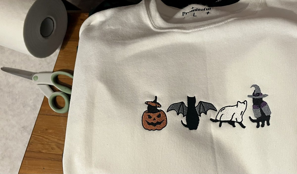 halloween cats on a white crew🐈‍⬛