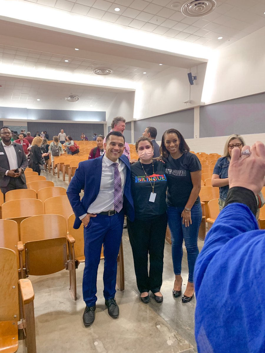 SAISDorg_lrn's tweet photo. Teachers change lives! @DrZelayaSpeaks thank you for an amazing keynote and day of PD at our #SAISDepicSaturday! @PattiSalzmann @ColleenBohrmann https://t.co/C6wiKtQTwy