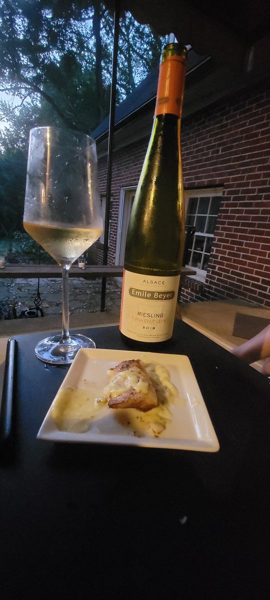 Primi piatti - roughy in tarragon butter #wine sauce, paired with <a href="/EmileBeyer/">Domaine Emile Beyer</a> #riesling , from the Alsace.  Tropical citrus, with lemon and a bright tart finish.