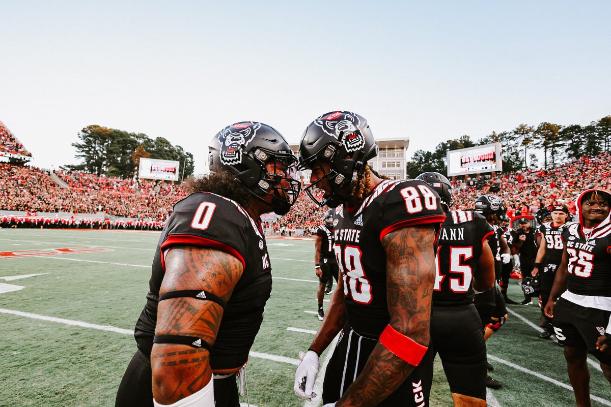 PackFootball's tweet photo. Quarter 1 Recap ✅

#HTT #PackInBlack https://t.co/rlfORmbwlI