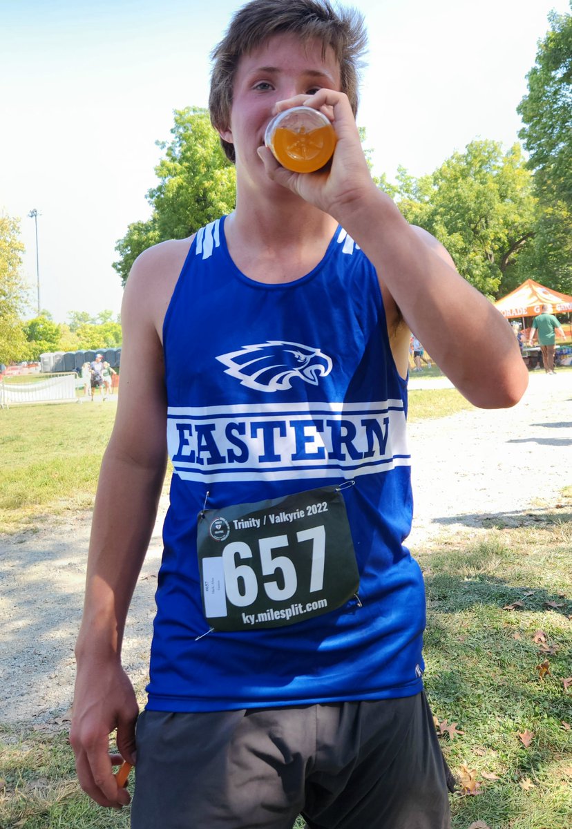 AlexHack55's tweet image. 3K XC run today. Good core workout.

@EHSEaglesBBall 
@CanesKentucky