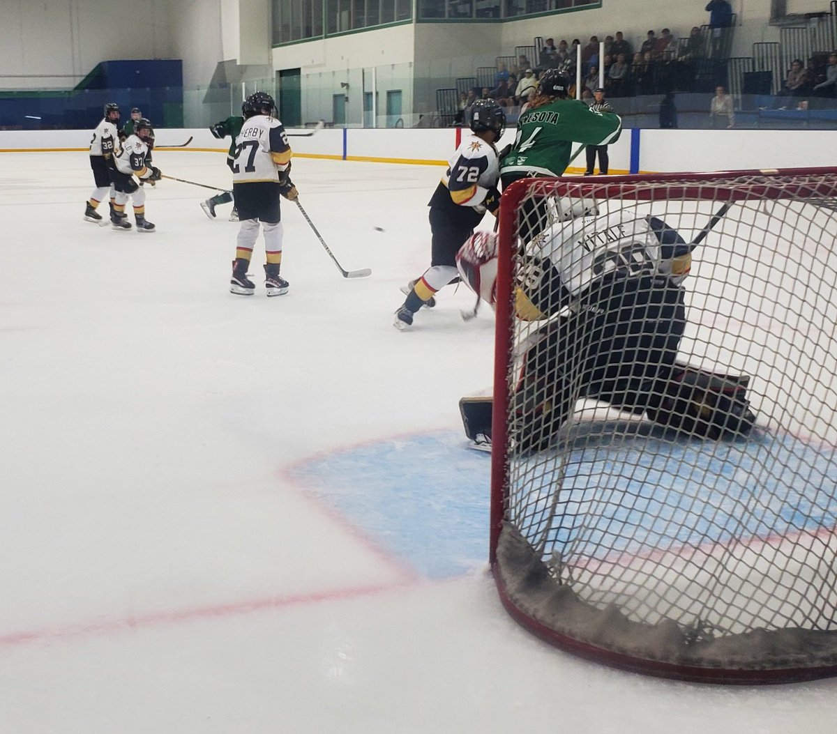 14U PROSPECTS: Logan Rustad scored with 45 seconds left on the clock in the second half to lift the Green Giants over Las Vegas 2-1. 

Kaden Johnson scored the Green Giants' first goal early in the first half while Taylor Hatton made 19 saves to back the win. #ccmhp