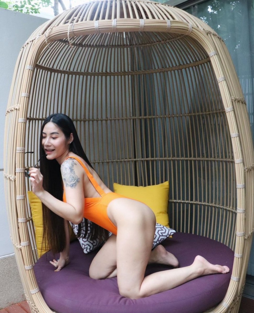 XWiswa's tweet photo. "ยูริ" ยั่วๆ🍌 เมียบอล https://t.co/36P2CQbIs2