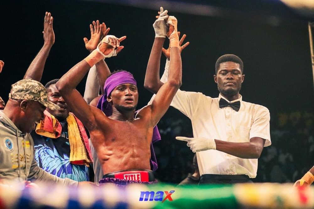 GhanaBoxing's tweet photo. Samuel Odartey Lamptey lost to Prince Amarquaye in the purple trunks as the judges scored 58-57, 56-59, and 56-59.
#DeluxyProfessionalBoxingLeague
#GBA
#fightnight13
#MaxTV https://t.co/9DldcK0KjI