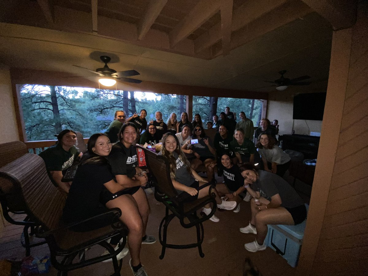 ENMUSoftball's tweet photo. Hounds supporting Hounds πΎ in Ruidoso! The team took time out of their weekend together to support πWomenβs Volleyball! #ALLIN #enmusaac #HOUNDS #enmusb https://t.co/3BrpTw9SqE