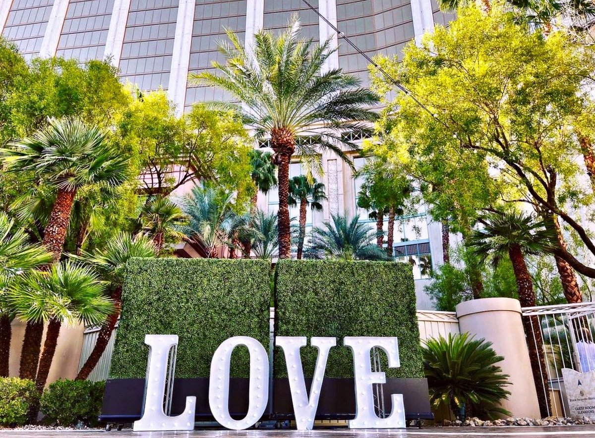 We found LOVE in Las Vegas ❤️ #LoveFourSeasons