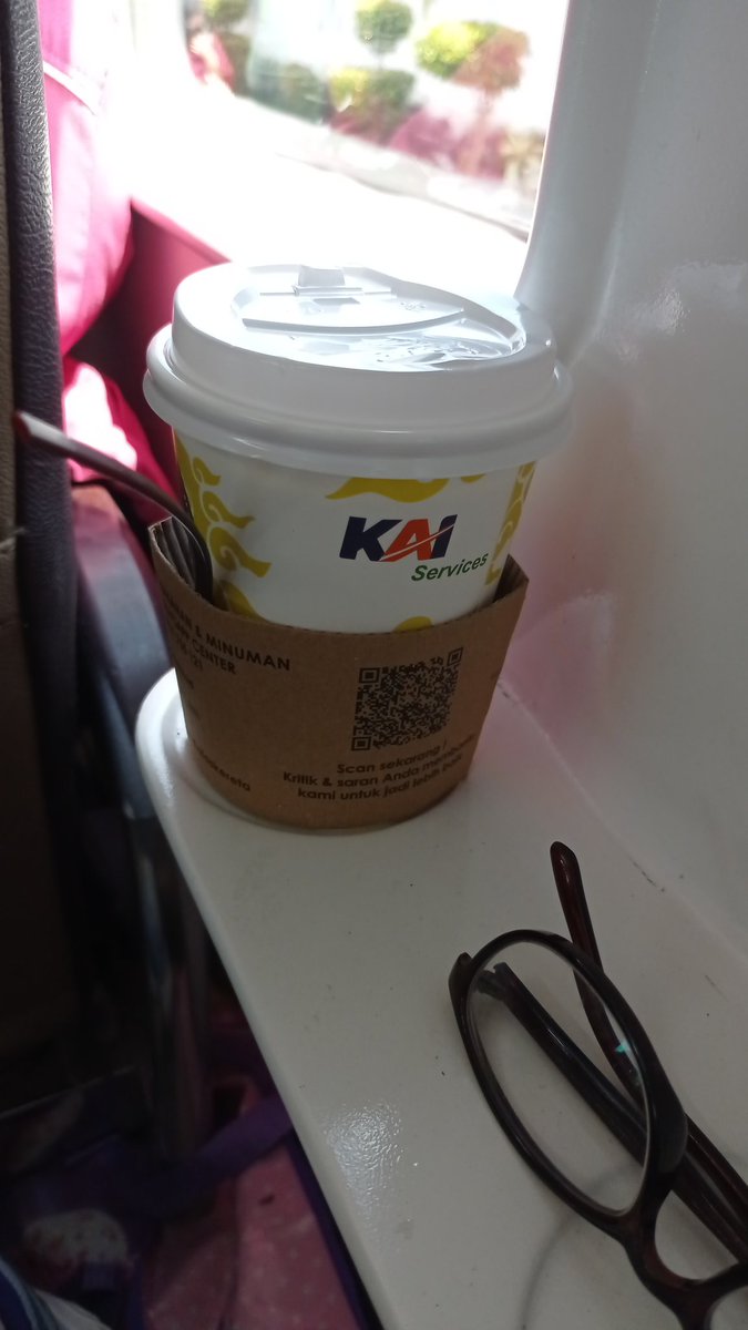 RereNew7's tweet photo. Kopi ini sedikit pahit.... Sepahit senyum mu pagi tadi... Tapi ku coba ra popo... 

Bye malang

#pijatjogja #Yogyakarta #istimewa #massagejogja https://t.co/mS8Zuv1AsZ