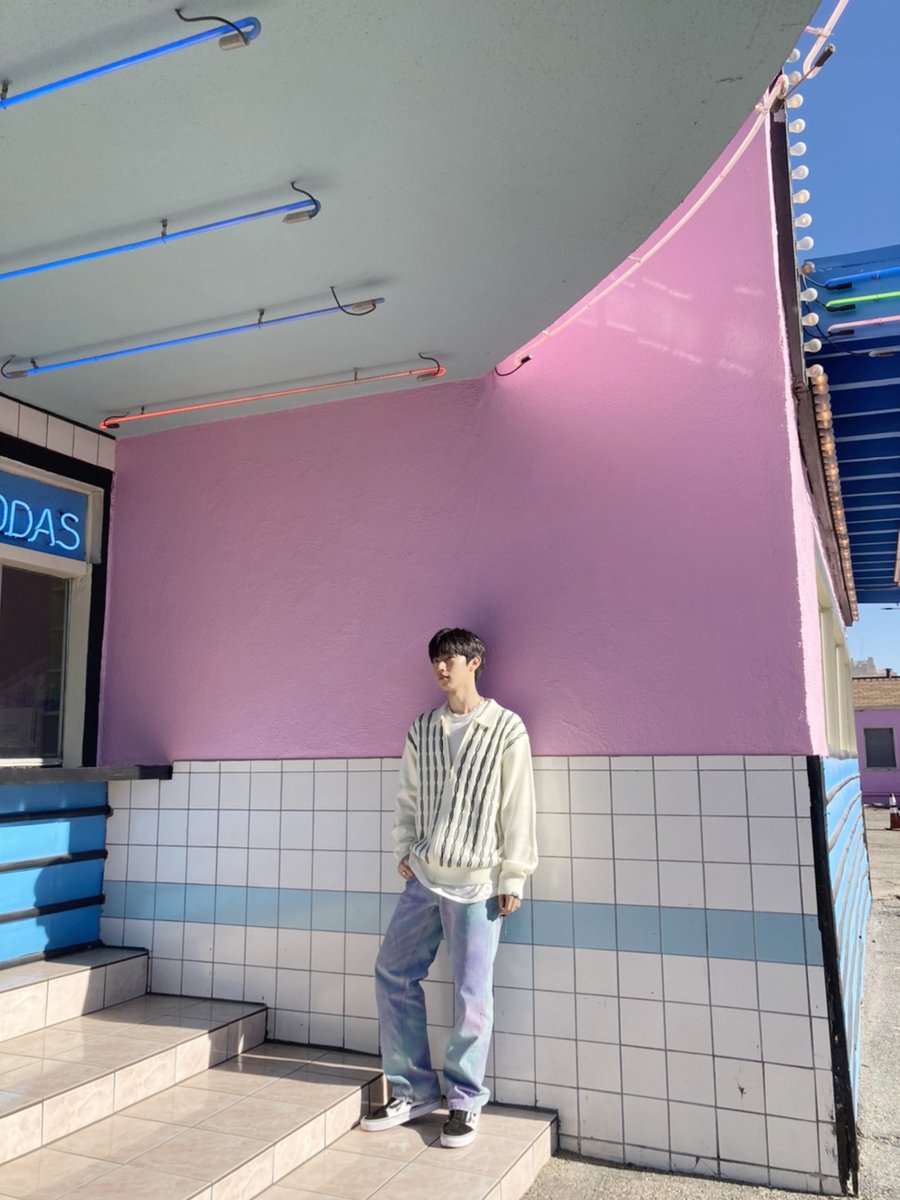 FR_HYUNWOO_Fan's tweet photo. ๐๐จ๐๐ฅ๐ฅ๐๐ฃ โง ๐๐ /๐๐ก/๐๐๐๐
โฃโฃโฃ Quelques photos de #HYUNWOO prises ร Los Angeles lors du tournage de #Ready_To_One #Fellaz !
โโจ HYUNWOO ร LA โจโ
#ํ์ฐ
#KQFELLAZ2 #ํ ๋ผ์ฆ2 #FELLAZ2
โธ kqent https://t.co/1Eg7RpxRBS