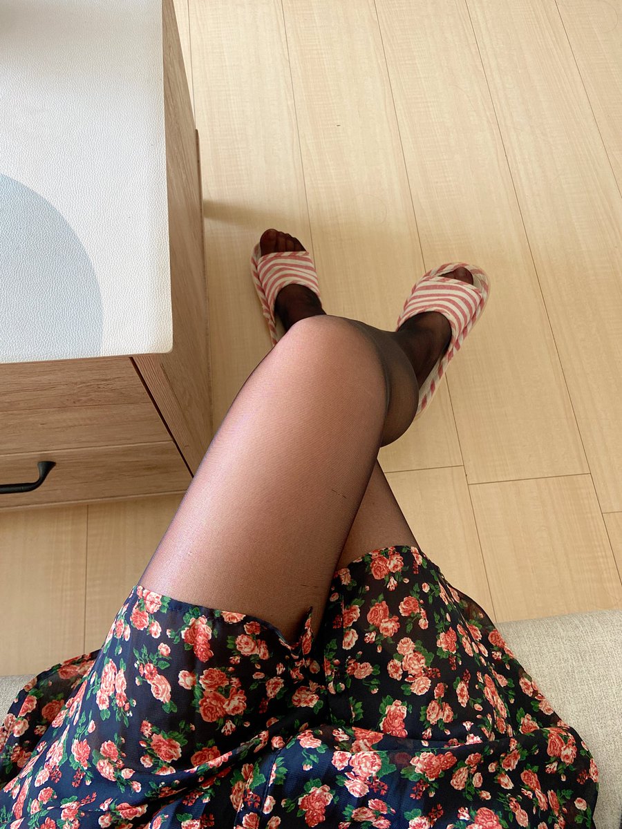 這個腿還不錯吧
原本打扮好要跟單男見面聊聊天的說☺️