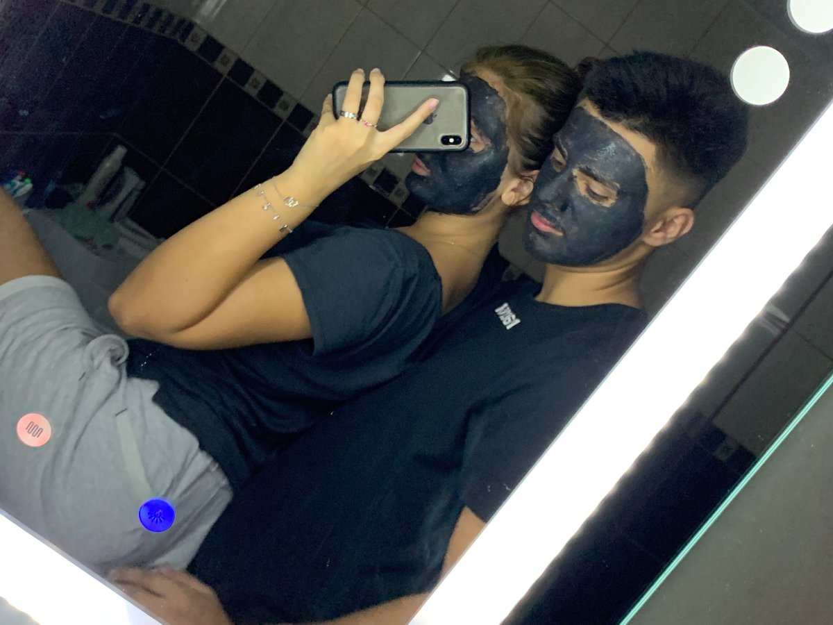 Christian_Babio's tweet photo. i don't even remeber who is this bitch... i just remeber i spend 5k with her in one night... 

#hotel #Apple #ONS #hustle #cryptocurrency #forex #sleeping #football #sports #money #lifestyleclub #forextrader #girl #girls #Trader #Babio https://t.co/4cqRFvkExY