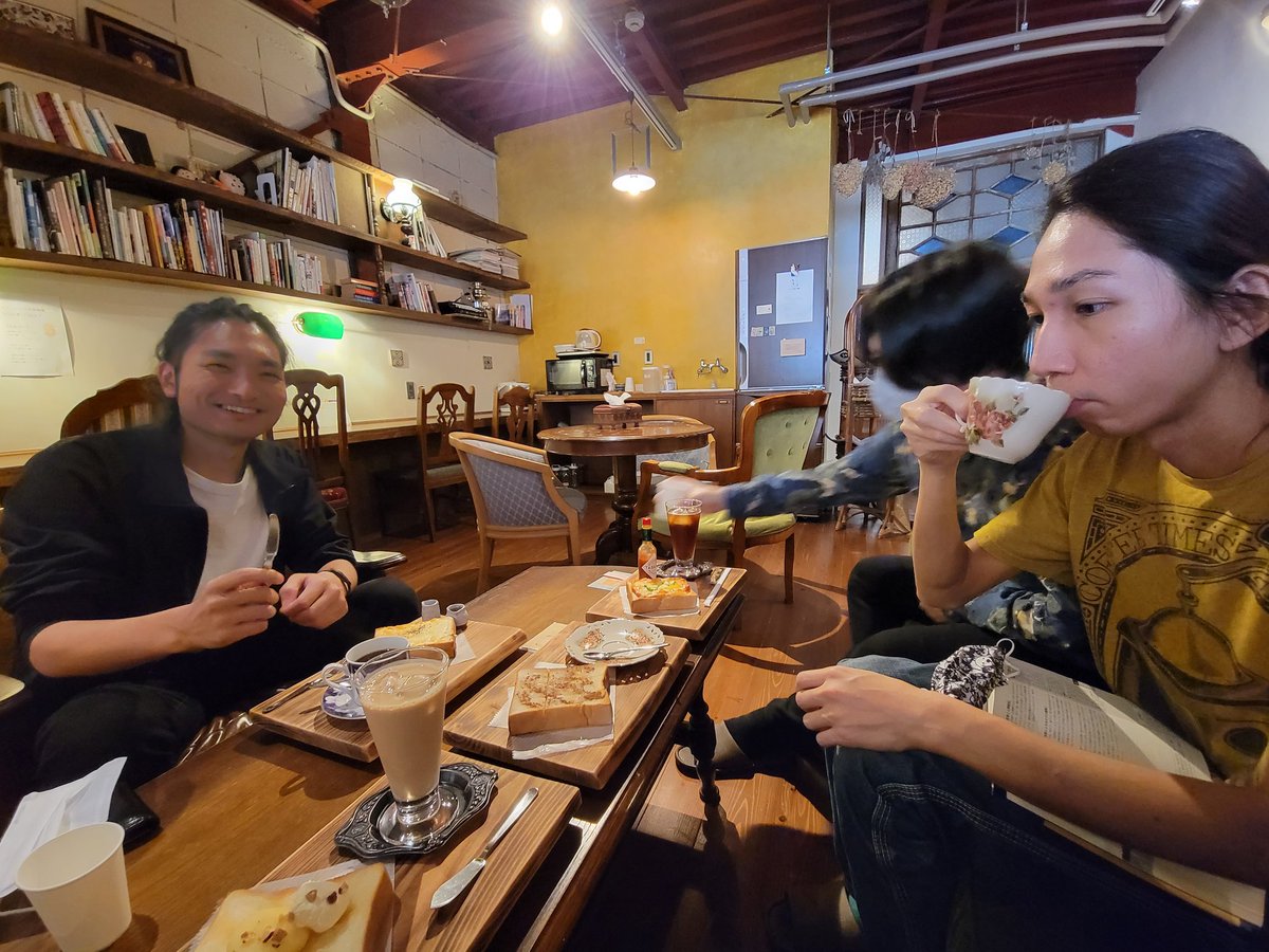 the_blds_3's tweet photo. おはようございます🍞☕
生憎の雨となりそうですが、このあと愛知に向かいますよ〜！
 #TheBuildings https://t.co/bRu3sKKZhl