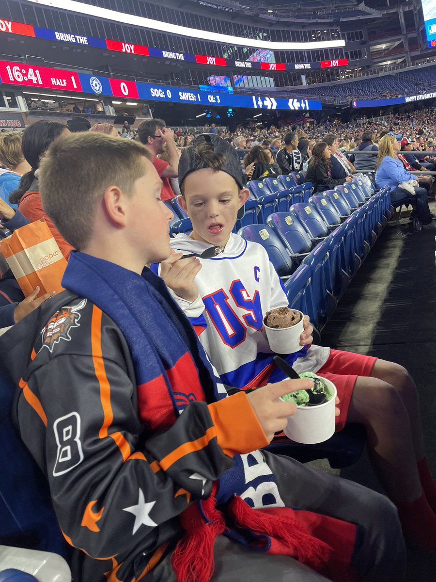 Alicia A tweet media