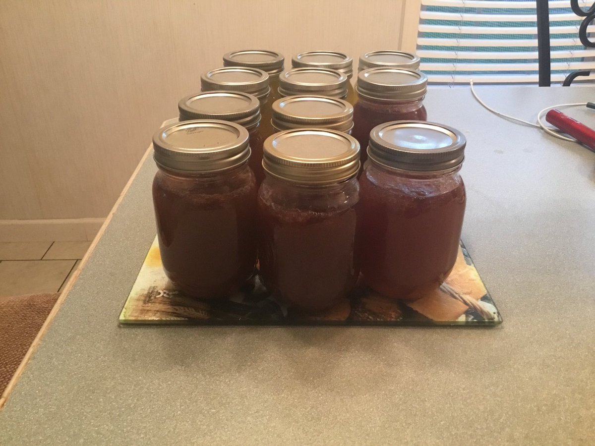 shirleyacker8's tweet photo. Homemade jelly from macadam https://t.co/oh8xNEJBAS