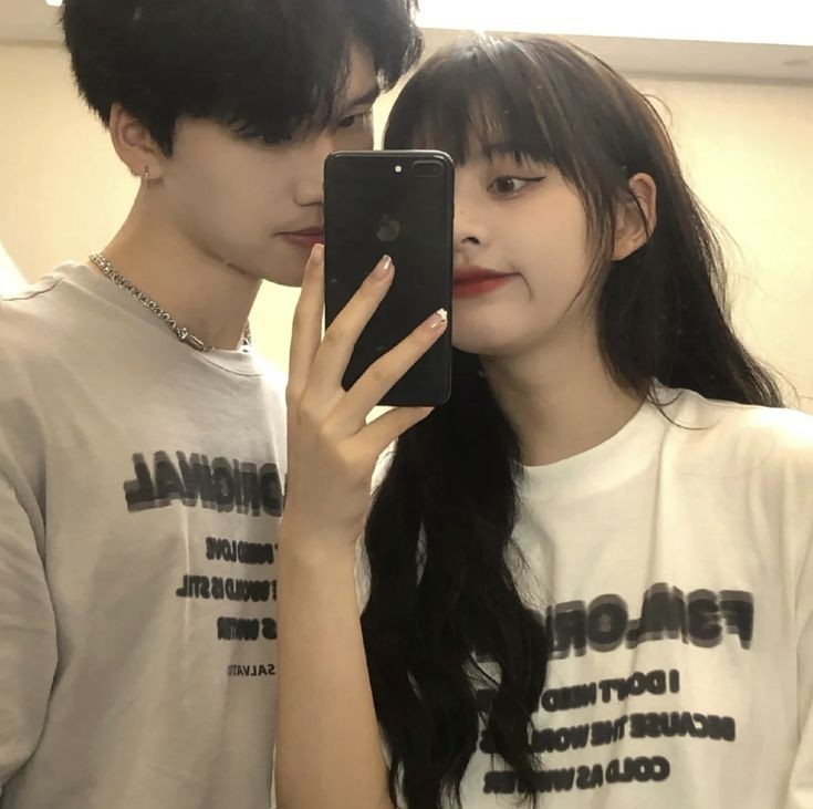 ㅤㅤ
——————ㅤㅤㅤㅤ ( @milkshakeolt_ )
🅈🄺🅄🄼🅁🅂🄺 ;; ¿Ven a esa mujer tan linda? Es 
——————ㅤㅤmi novia, la mas linda de todas
ㅤㅤㅤㅤㅤㅤㅤㅤ  las chicas del planeta.
ㅤㅤㅤㅤㅤㅤ