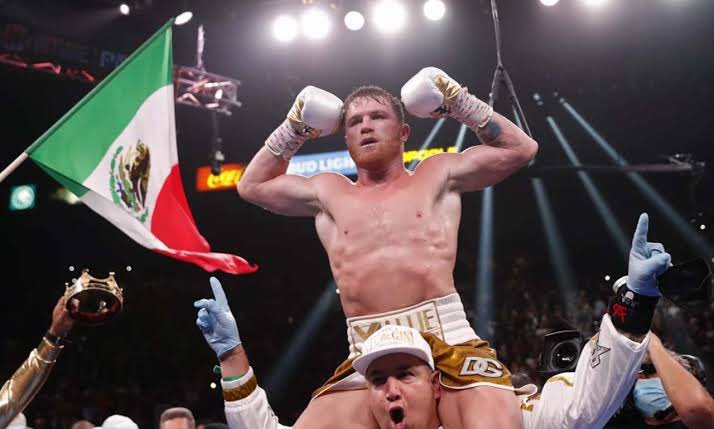 HawkersMX's tweet image. Si gana el Canelo Álvarez, sortearemos 5 Hawkers entre los usuarios que le den RT y FAV a este Tuit, los ganadores serán anunciados junto con los de la Independencia de México 😎🇲🇽🥊