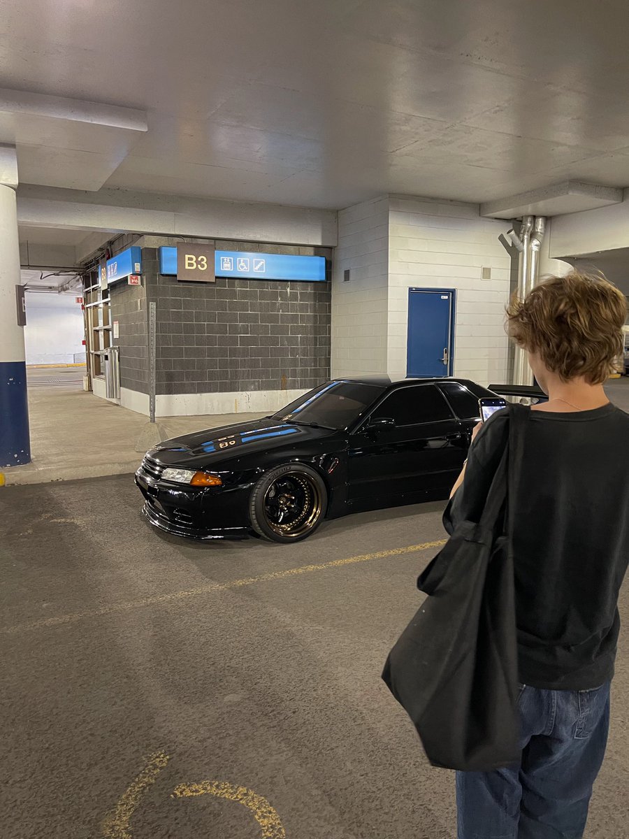 thiief's tweet photo. driven mtl part 1 https://t.co/Zieh0cwq4A
