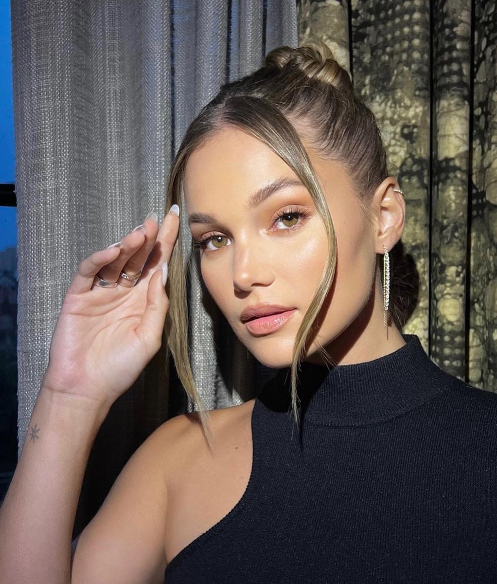 ᅠ
ᅠ
ᅠ
ᅠᅠ                      『𝐒𝐞𝐝𝐮𝐜𝐭𝐢𝐯𝐞𝐒𝐮𝐧𝐝𝐚𝐲』
ᅠ
ᅠ

ᅠ