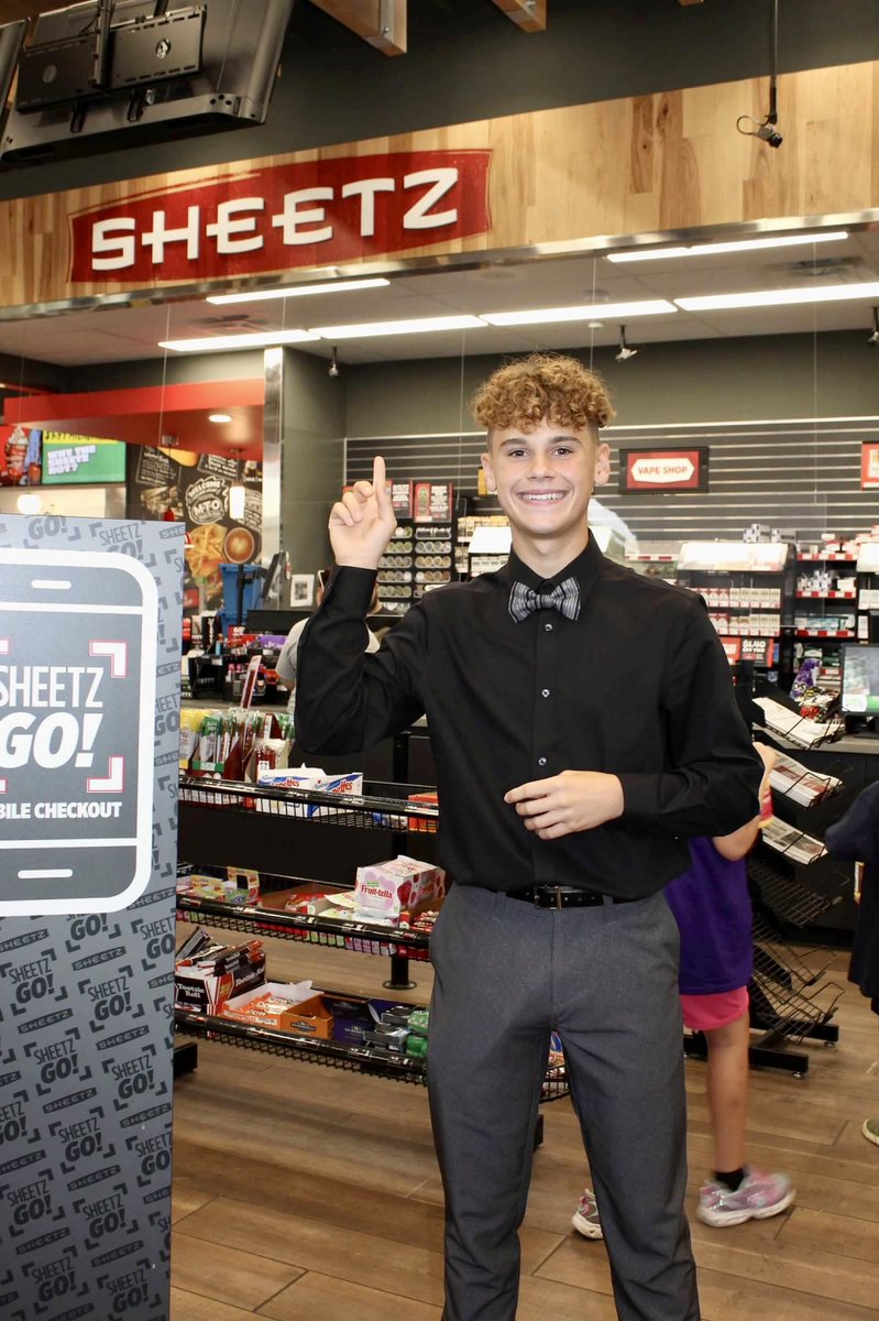 KristyShaner's tweet photo. HOCO 2022 #whythesheetznot #ShareMySheetz #Feelthelove #sheetzrunanddone @sheetz https://t.co/Z9wGxn5Nez