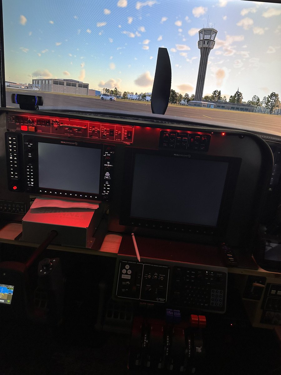 av8r_chris's tweet photo. Checking out the torque sim sr22 beta in xplane 12 tonight!  https://t.co/zHrIUC0N4Y https://t.co/r0zyq5K2Fi