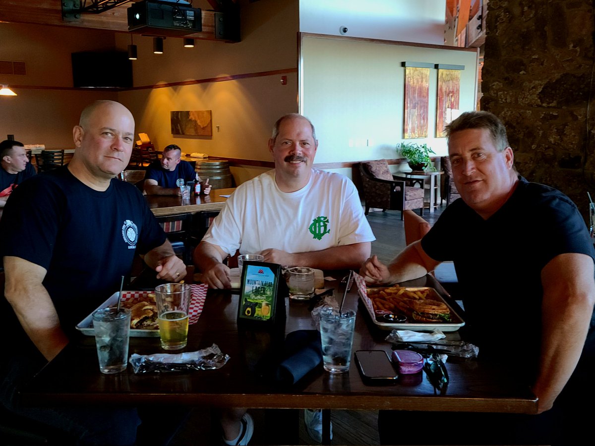 CFDPD's tweet image. Band Dinner tonight before fun &amp;amp; festivities downtown. 
Great weekend, with great friends &amp;amp; musicians, for a shared cause. 
3-3-5.
Tomorrow we return to Chicago.