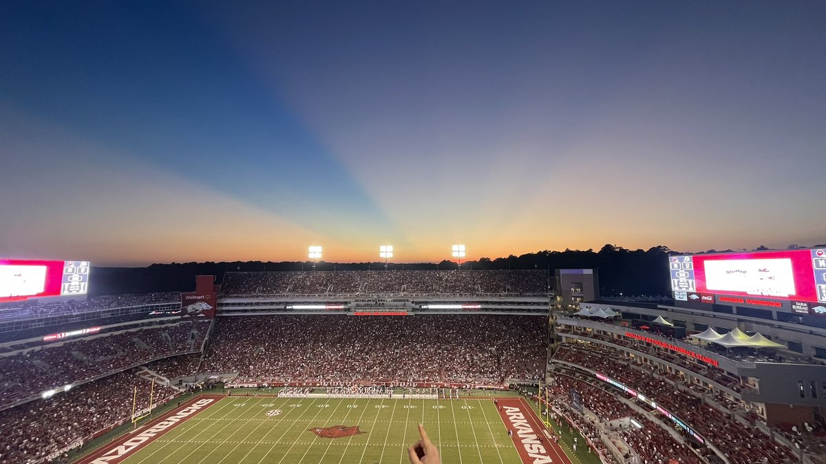 MP3SportsPhoto's tweet photo. Sunset over DWR Razorback Stadium #razorbackfootball #woopig #beatmissouristate https://t.co/6FiG44jDlp