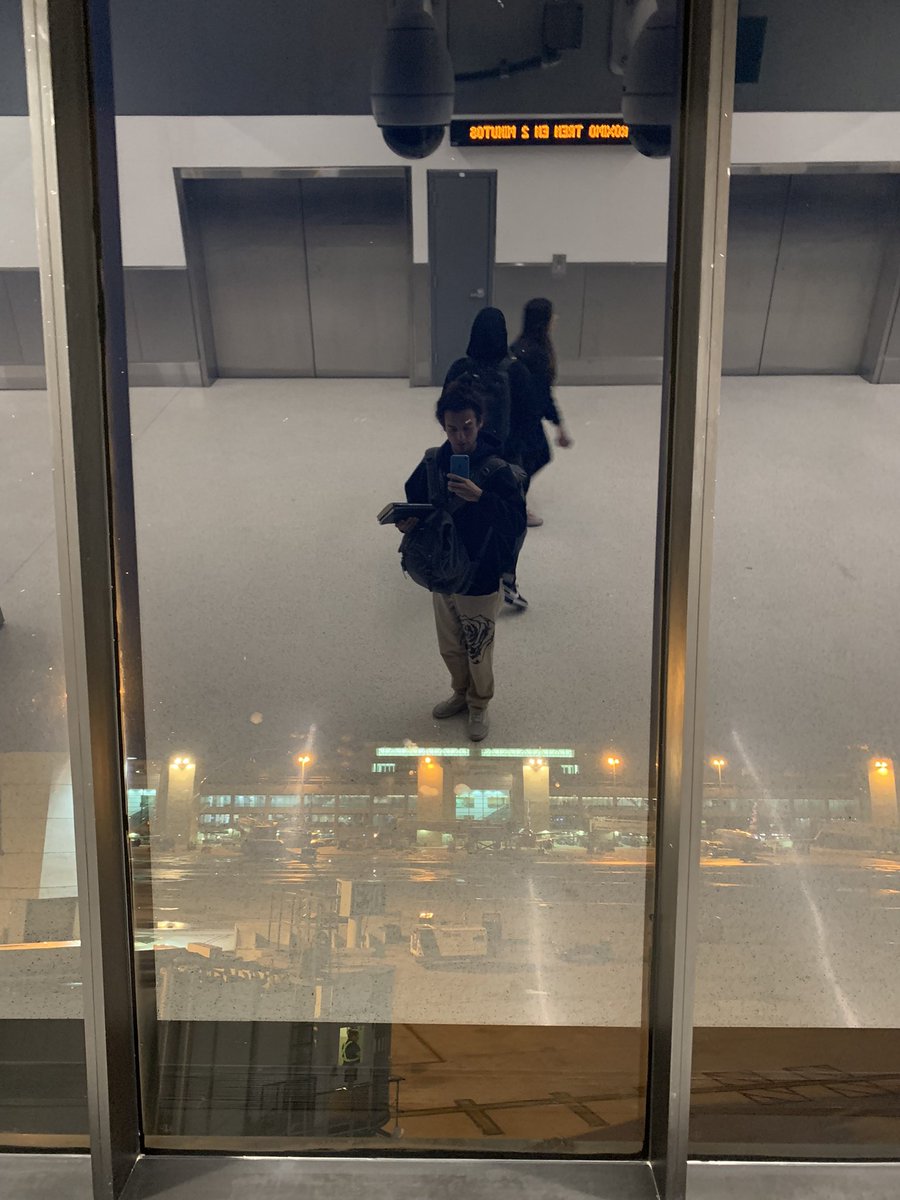 Pops behind me