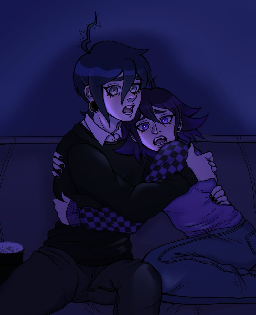 LunarNaiad's tweet photo. one of them is pretending to be scared and the other is not https://t.co/xwv03nZuLE