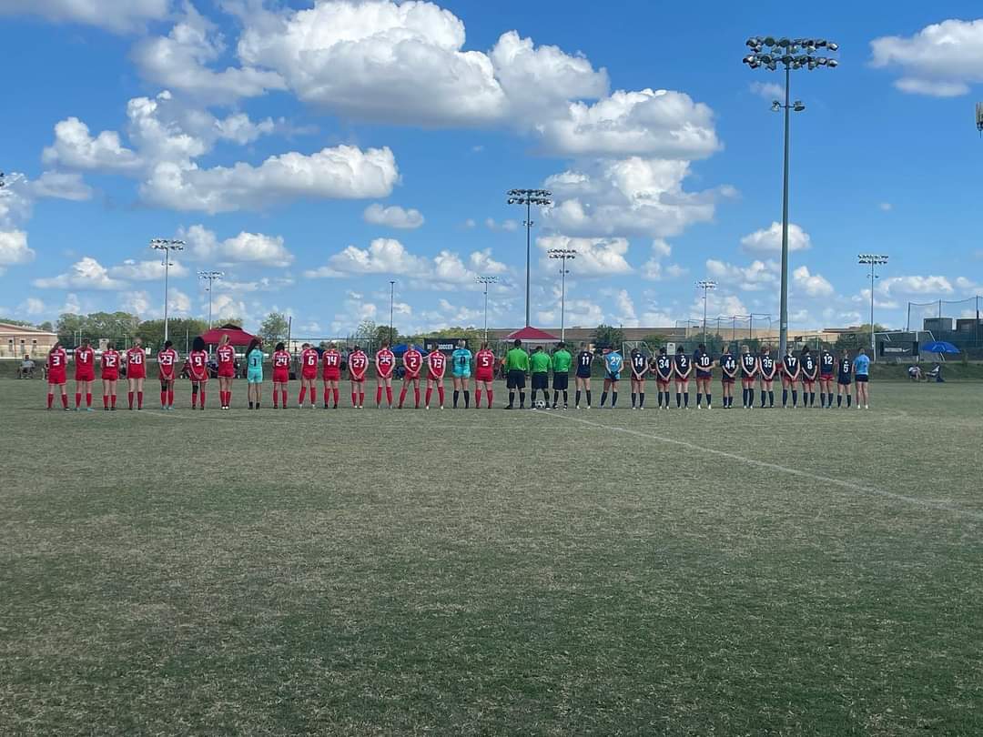 achandler3202's tweet photo. A moment of silence for Mighty before the game. 
#Mightystrong #13 https://t.co/VFSc1CHnW0