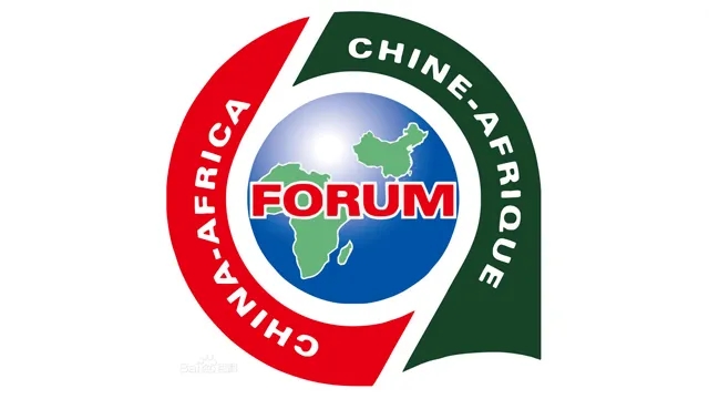 近年来，尽管面对新冠肺炎疫情等不利影响，但在“一带一路”倡议推动下，中非经贸合作日益密切、贸易规模稳步提升。商务部数据显示，中国已经连续13年保持非洲最大贸易伙伴国地位，2021年中非贸易额突破2500亿美元大关，同比增长35.3%。未来，中非合作只会加强、不会减弱，只会升级、不会降级。