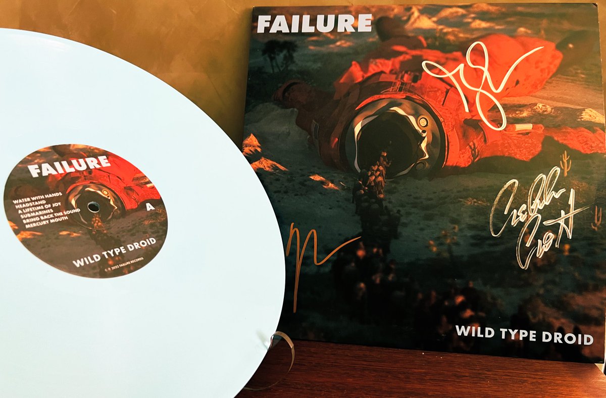 thevinylguide's tweet photo. Thank you @Failure! Personalised #vinyl has landed in #Australia, amazing album, phenomenal band. #wildtypedroid https://t.co/SQ96bXBOB4