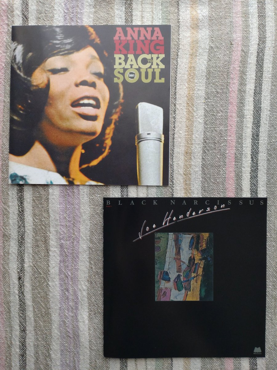 SickazzDog's tweet photo. #本日の釣果 💿
#ディスクユニオン
#リットーミュージック
『RARE GROOVE A to Z』
#AnnaKing
『BACK TO SOUL』
#JoeHenderson
『BLACK NARCISSUS』
『レア・グルーヴ・ガイド』は
860枚掲載の初版物。
長年待ちわびた品ばかりで
胸ときめいておりますよ✨ https://t.co/06LLbuU8e9