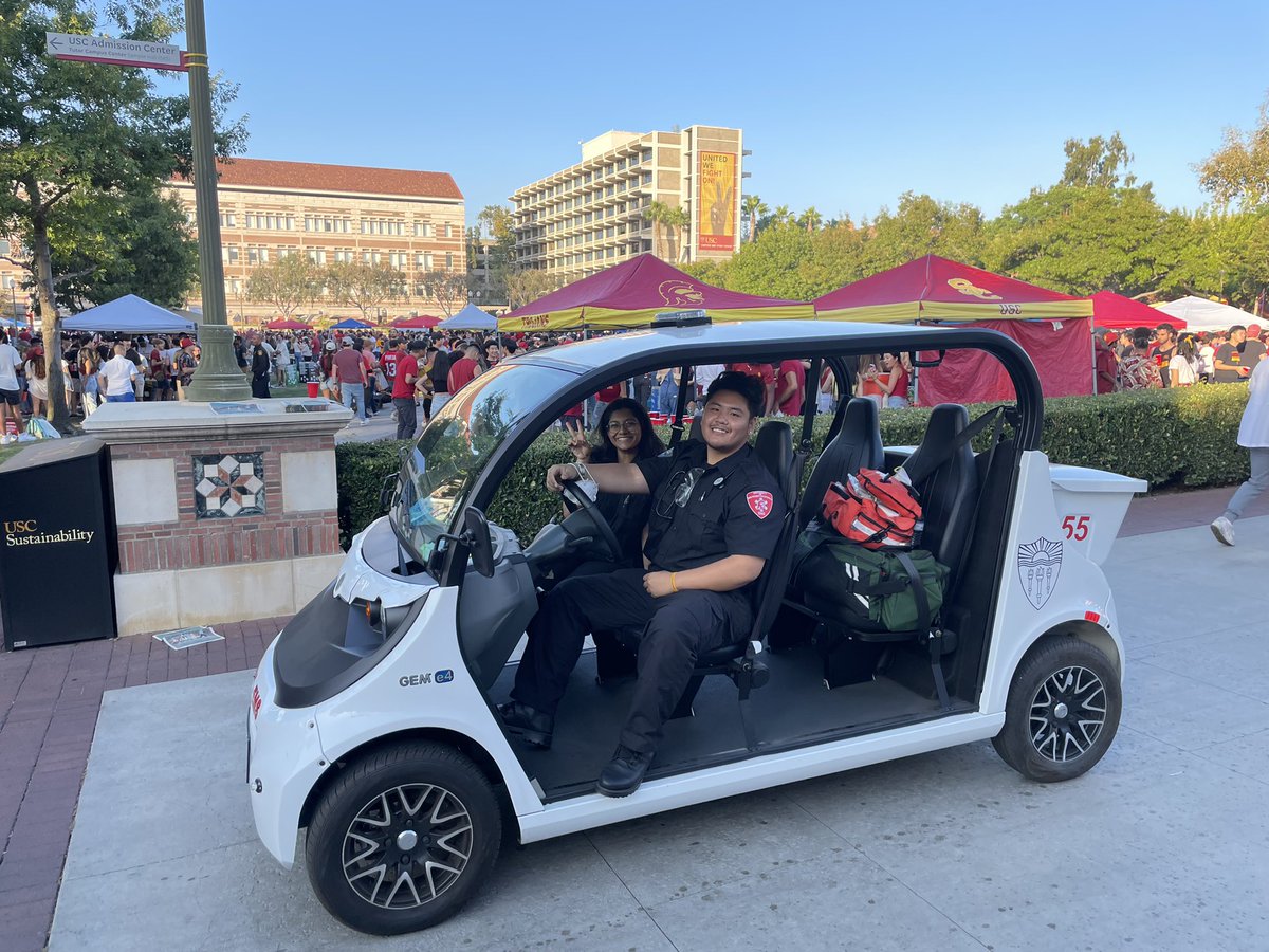 USC_Fire's tweet photo. Thank you to our USC EMS Student volunteers who are helping provide USC medical care for the USC vs Fresno tailgate. @uscfb @USC_Athletics @USC #FightOn #usc https://t.co/iPMktAu4qi