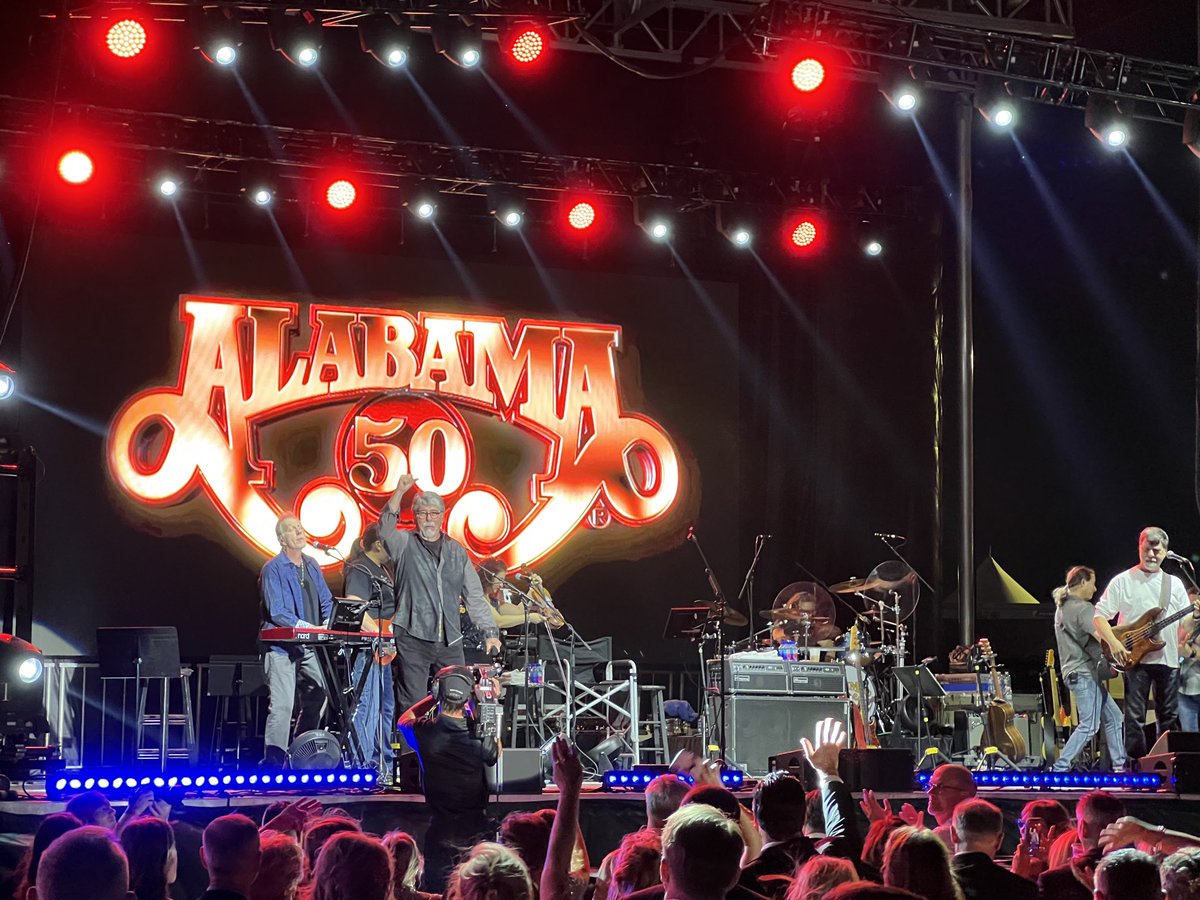 KCKCCPrez's tweet image. After 50 years, Alabama still sounding great at #TreadsandThreads 2022.