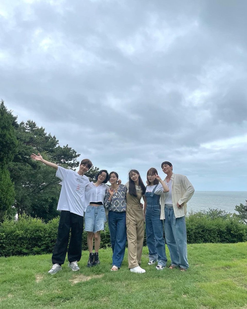 InYoup_Latam's tweet photo. [IG | 15.09.22]

@/ haezy___ actualizo en su Instagram junto a unos del elenco de Youth MT 💕.

«Youth MT hoy 🤍»

🔗: https://t.co/PegiYwmPrN

#HwangInYoup #황인엽 #YouthMT https://t.co/EIuIJl5Gut
