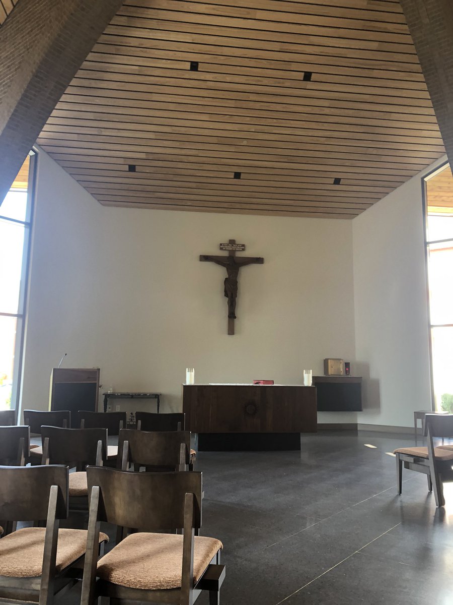 LisaT1992's tweet photo. #placestopray Jesuit Center @SLU_Official https://t.co/46oSm67qU5