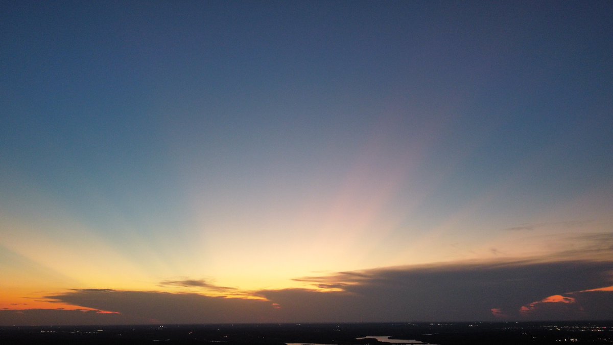 kcdroneshow's tweet photo. @bbcweather @weatherchannel @fox4wx @NWSKansasCity @glezak @NevilleKMBC @KarliRitter Back at it tonight. Those rays of sunshine look to be omitting from the home of college athletics, Lawrence, Kansas. #RCJH #LFK #InLanceWeTrust #Threeand0 https://t.co/AnbjW64alZ