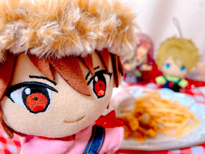 台風でみどぬいとのデートが中止になってしまい落ち込むちあぬい……そんな時、みどぬいに呼ばれるとそこにはおうちパーティー会場が! 