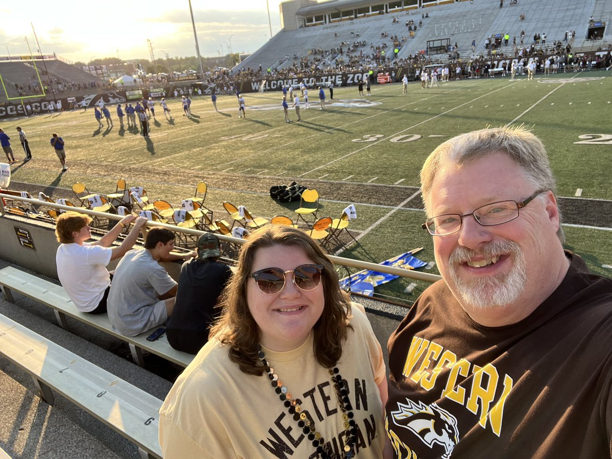 sacohoon's tweet photo. Let’s go Broncos!! #wmugameday #broncosreign https://t.co/V4MM7P8Zm2