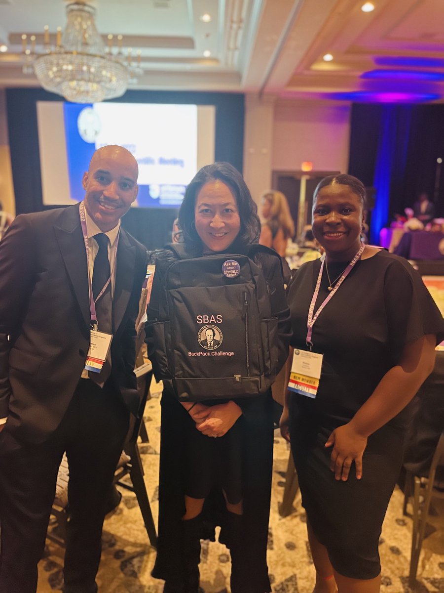 TsengJennifer's tweet photo. Here we are ⁦@CMTorres_MD⁩ ⁦@S_Theodore_MD⁩ and me ⁦@BMCSurgery⁩ figuring out the #SBASBackpackChallenge ⁦@SocietyofBAS⁩ #SBASJeffSurg2022 🙏 ⁦@CarlaPughMDPhD⁩ https://t.co/uT4hb7tfP7