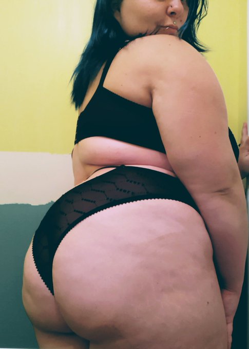 I will be going live tonight on Streamate.. Username MadMoxxxie.. come join me 💋🖤 https://t.co/3ESlb<a href="/tag/gothicgirl"class="tags"><span>#gothicgirl</span></a><a href="/tag/onlyfansnsfw"class="tags"><span>#onlyfansnsfw</span></a><a href="/tag/onlyfanscontentcreator"class="tags"><span>#onlyfanscontentcreator</span></a>