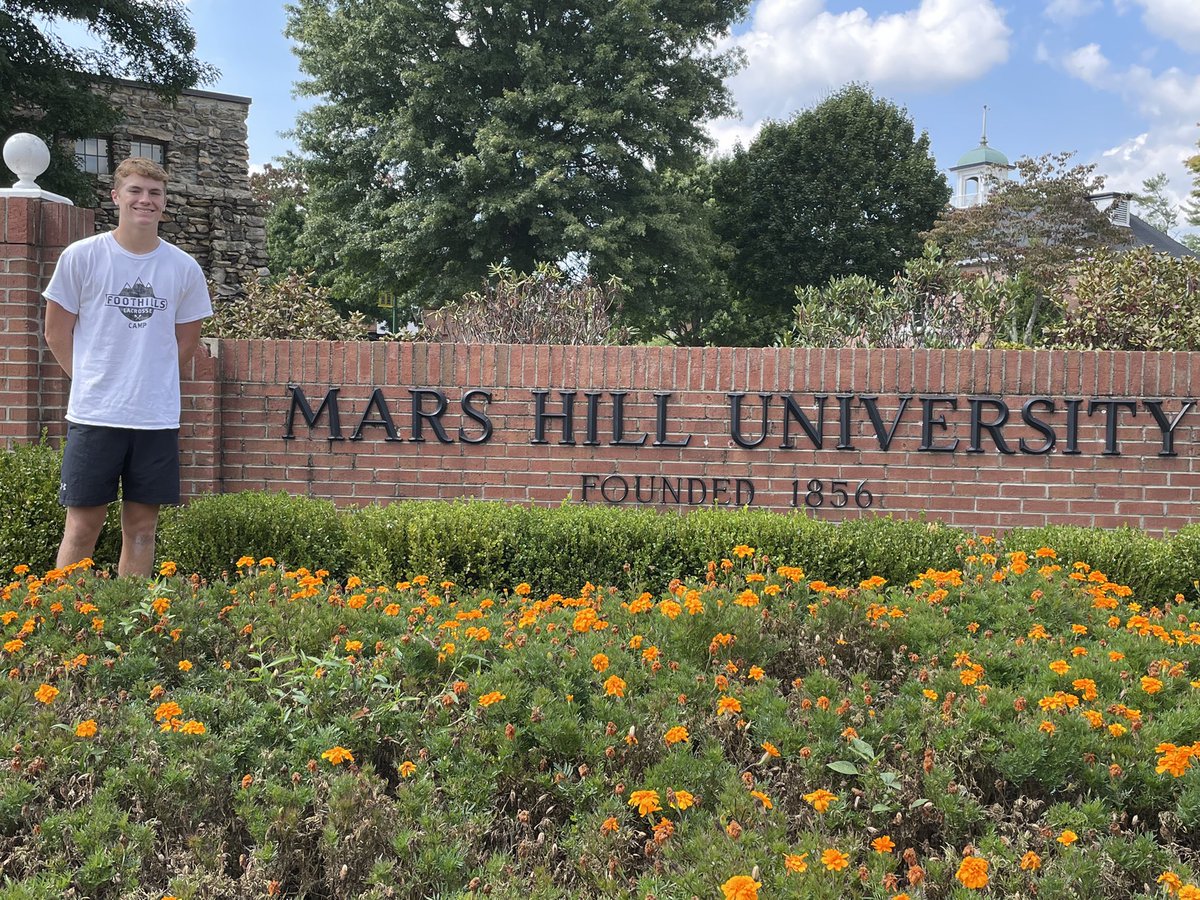 BrittRumbaugh's tweet photo. After a great visit with coach @CoachJ_Turner and coach @griffstech, I am happy to say that I have received an offer to play lacrosse at Mars Hill university! #gohill 🔵🟡 https://t.co/7OuK8O5Wud