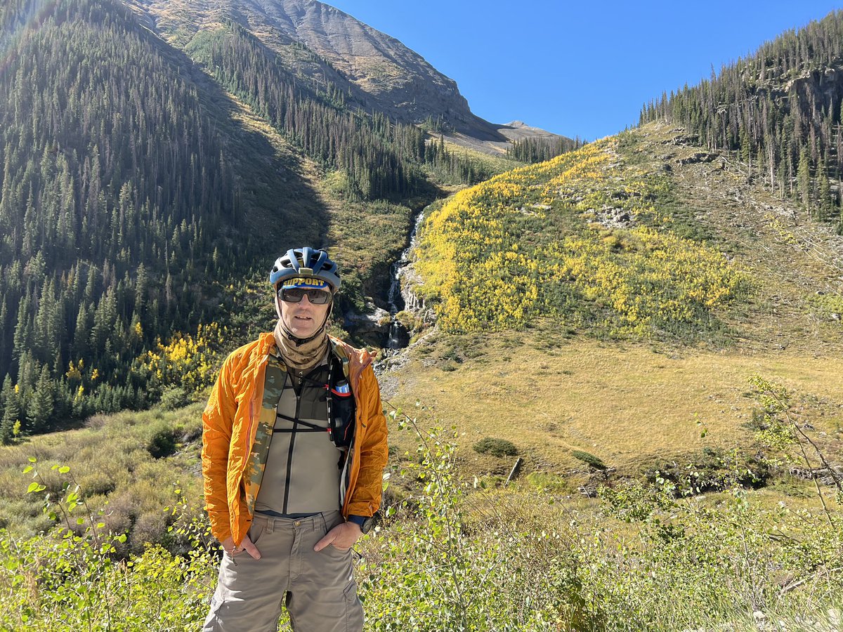 Odd coincidence: randomly met an ex-Mandiant/Cisco guy on this 4x4 road at 11k feet while I was riding today. He was taking photos so I got one of me.